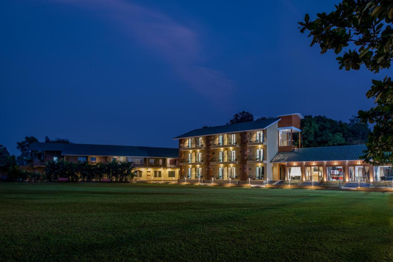 Paramount Riverfront Resort & Spa, Karjat Zewnętrze zdjęcie
