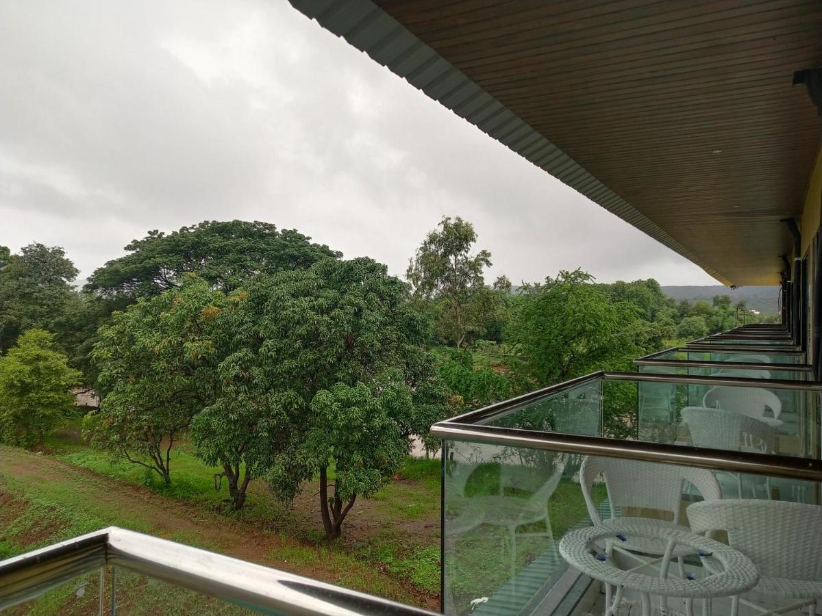 Paramount Riverfront Resort & Spa, Karjat Zewnętrze zdjęcie